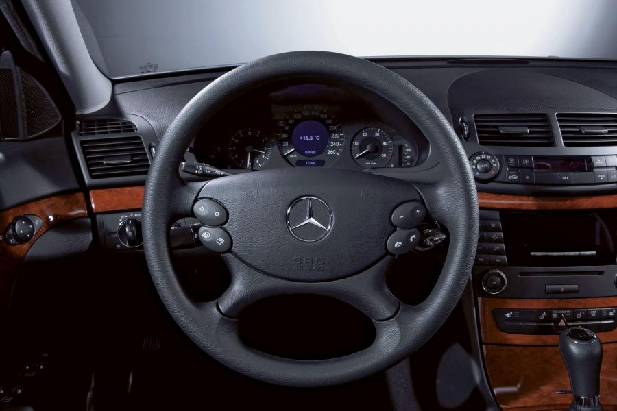  Mercedes-Benz E-Class 2007 года  (фото 15 из 80)